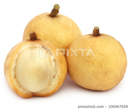 Burmese grapes 106967689