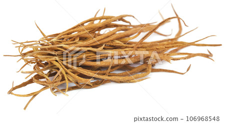 Dry Cannabis leaves 106968548