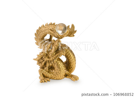 Year of the Dragon New Year's card material Golden dragon holding up a jewel 106968852