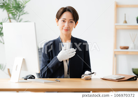 評估手錶的鑑定師 106970372