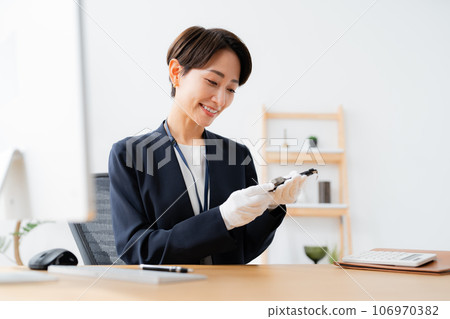 評估手錶的鑑定師 106970382