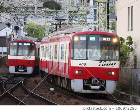 Keikyu Line 600 and 1000 types during rush hours Keikyu Line 600 and 1000 types during rush hours 106972286