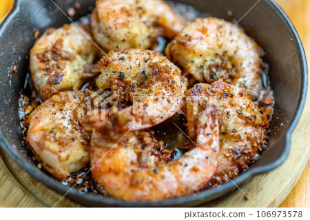 garlic shrimp garlic shrimp 106973578