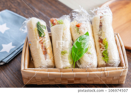 Lunch box roll sandwich 106974507