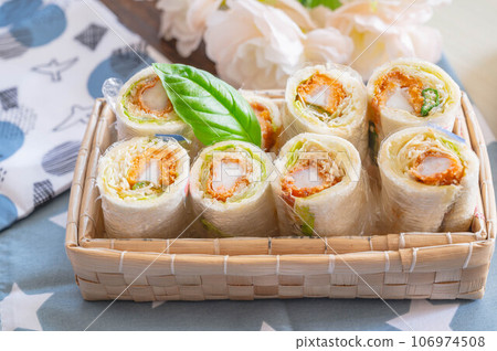 portable wrap sandwich 106974508