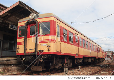 Shimabara Railway Kiha 20 type diesel train (three mustaches) 106976593