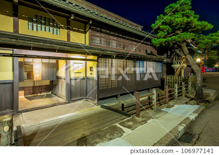 Gifu Hida Takayama townscape night view 106977141