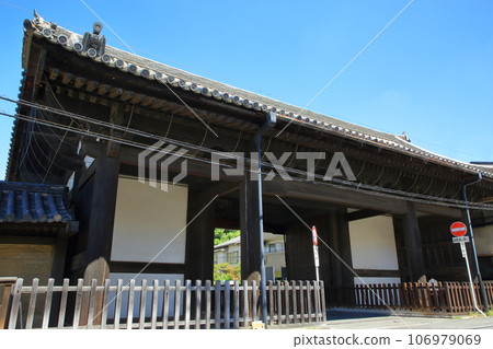 Kyoto National Treasure Sanjusangendo South Gate 106979069