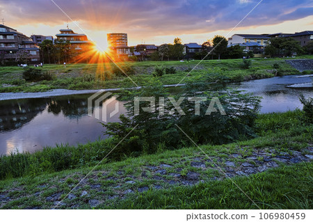 鴨川/京都的夜景 106980459