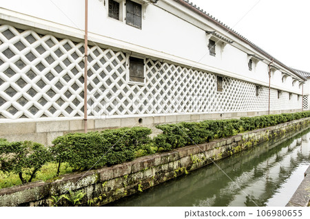 Sea cucumber wall and old townscape Japanese traditional wall painting image material Sea cucumber wall and old townscape Japanese traditional wall painting image material 106980655