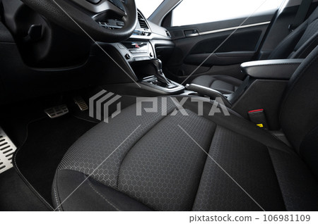 Clean driver seat 106981109