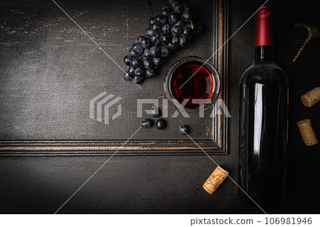 Wineglasses with grapes Wineglasses with grapes 106981946