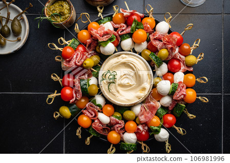Appetizer and refreshment set 106981996