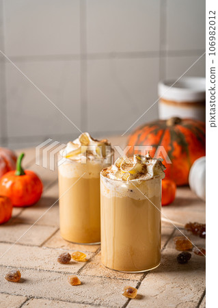 Autumn pumpkin spice latte Autumn pumpkin spice latte 106982012