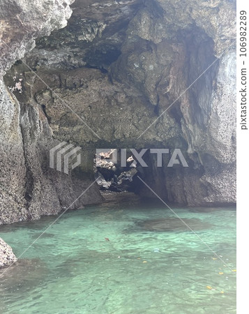 Beautiful view of Railay beach and coastline in Krabi province, Thailand Beautiful view of Railay beach and coastline in Krabi province, Thailand 106982289