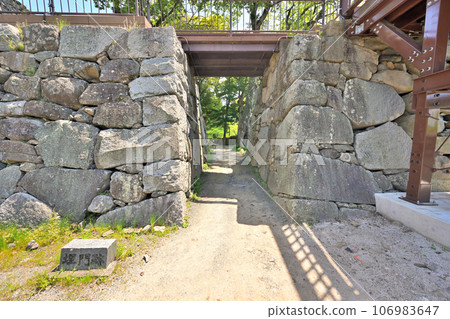 Scenery of blue sky and Fukuoka Castle, Honmaru stone wall and turret Scenery of blue sky and Fukuoka Castle, Honmaru stone wall and turret 106983647