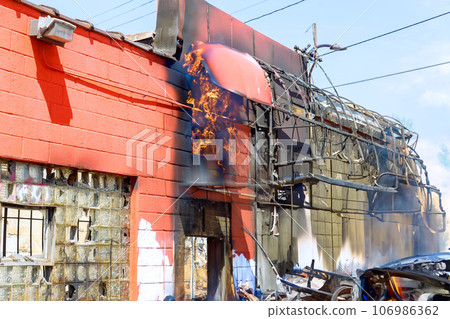 Fiery inferno engulfs, house utterly destroyed by fire Fiery inferno engulfs, house utterly destroyed by fire 106986362