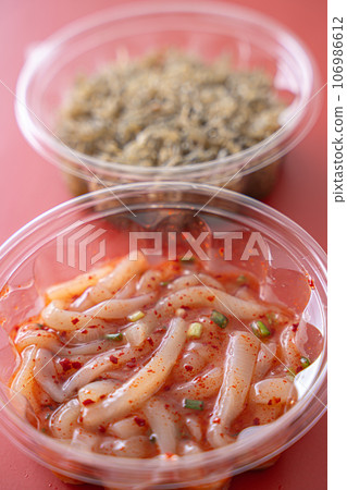 美味的米飯和泡菜和jako配菜 美味的米飯和泡菜和jako配菜 106986612