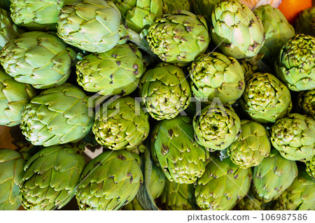 Closeup of artichokes Closeup of artichokes 106987586