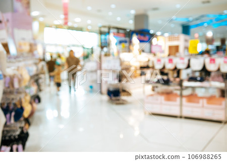 Abstract blurred of people in shopping mall of department store for background 106988265