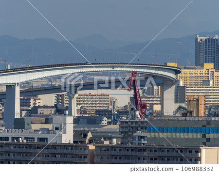 從新木津川大橋眺望並速橋與大阪的街景 106988332
