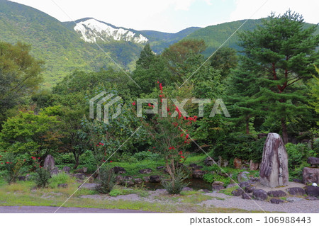 Kiun Castle ruins and Kiunzan landslide ruins (Shirakawa Village, Gifu Prefecture) Kiun Castle ruins and Kiunzan landslide ruins (Shirakawa Village, Gifu Prefecture) 106988443