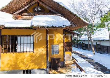 Japan's 100 Famous Castles, Tsuruga Castle (Aizuwakamatsu Castle) on a snowy day, Tea room "Rinkaku" Japan's 100 Famous Castles, Tsuruga Castle (Aizuwakamatsu Castle) on a snowy day, Tea room "Rinkaku" 106989782