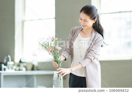 高級女性生活鮮花 106989832