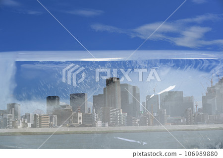 Scenery of icicles and the opposite bank of the Yodogawa River Scenery of icicles and the opposite bank of the Yodogawa River 106989880