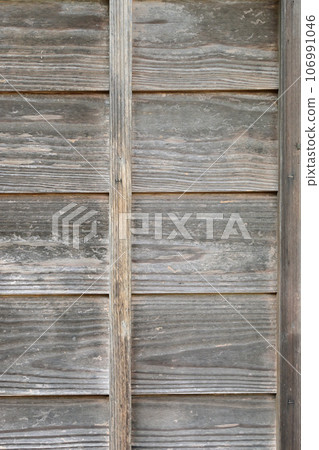 Board wall of an old Japanese house Board wall of an old Japanese house 106991046