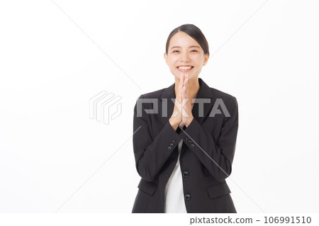 穿西裝的女人的上半身 106991510