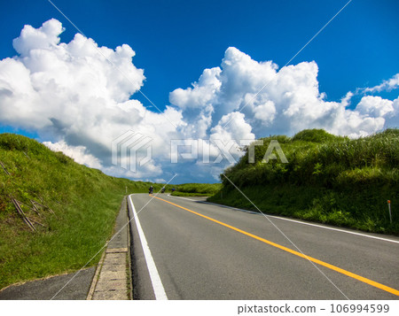 山波高速公路的筆直道路 106994599