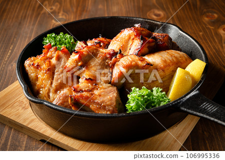 bone-in spare ribs bone-in spare ribs 106995336