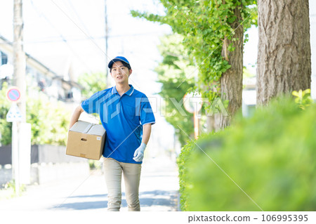搬運行李的送貨員 106995395