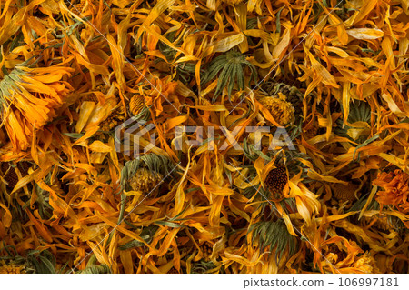 Calendula flowewr tea 106997181