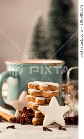 Zimtsterne, homemade german christmas cookies 106999672