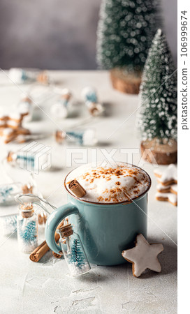 Pumpkin spice latte in blue mug 106999674