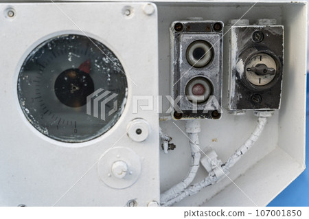 Electric deck control panel for lifting and lowering the anchor chain 107001850