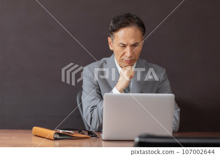 商人思考 107002644