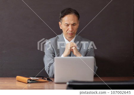 商人思考 107002645