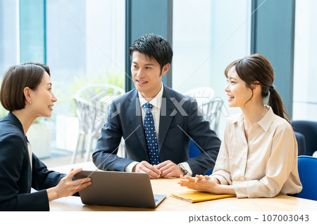 Life plan consultation couple Life plan consultation couple 107003043