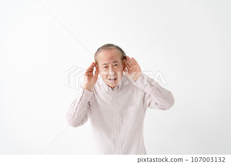 Hearing loss, deaf senior Hearing loss, deaf senior 107003132