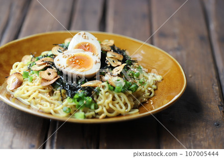 Homemade abura soba noodles topped with seasoned egg - Soupless ramen 107005444