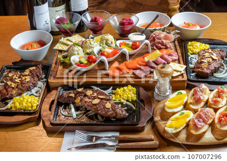 Banquet party course meal centered on Wagyu steak Banquet party course meal centered on Wagyu steak 107007296