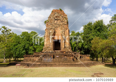 世界遺產西貼古城的高棉風格塔樓(泰國碧差汶府) 世界遺產西貼古城的高棉風格塔樓(泰國碧差汶府) 107010989