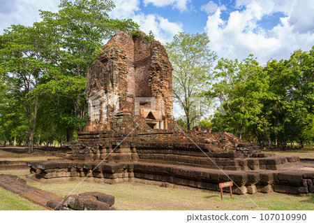 世界遺產西貼古城的高棉風格塔樓(泰國碧差汶府) 世界遺產西貼古城的高棉風格塔樓(泰國碧差汶府) 107010990