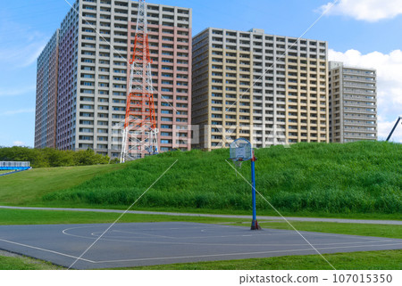2023年9月千葉縣市川市江戶川河床上的籃球進球 107015350