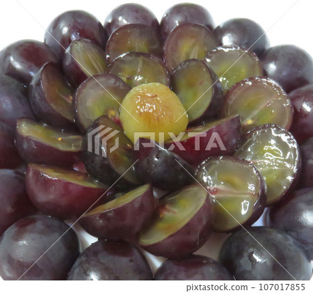 grapes cut and arranged grapes cut and arranged 107017855