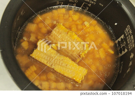玉米煮飯 107018194