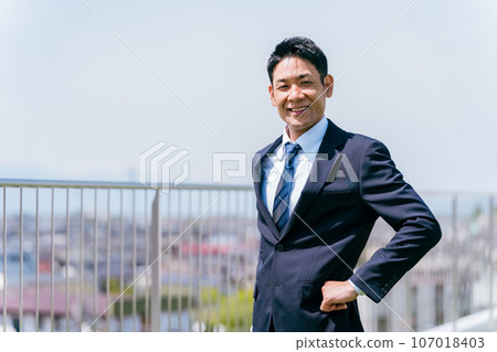 商人在當地城市、鄉村、地區、移民、鄉村生活、鄉村移民 商人在當地城市、鄉村、地區、移民、鄉村生活、鄉村移民 107018403